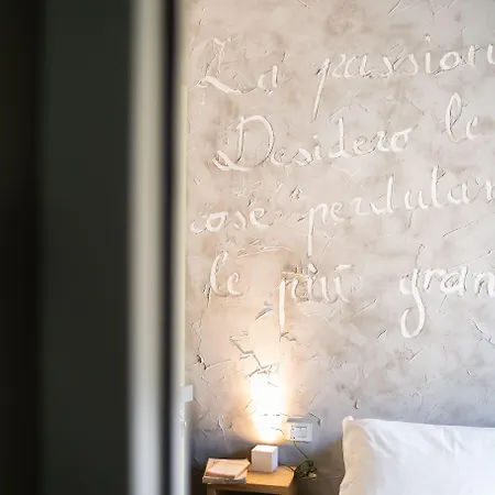 Dei Poeti Oda ve Kahvaltı