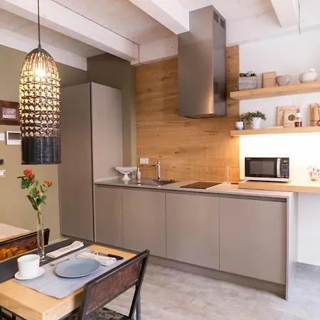 Dei Poeti Oda ve Kahvaltı