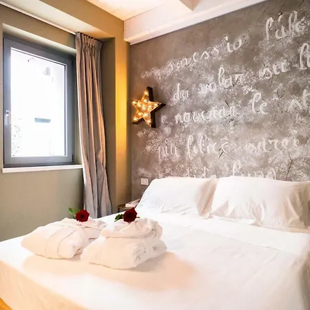 Dei Poeti Oda ve Kahvaltı